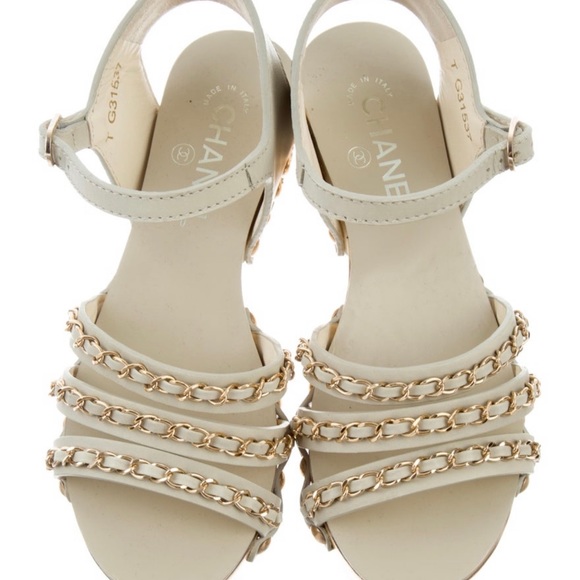 CHANEL SHOES - Picture 3 of 6